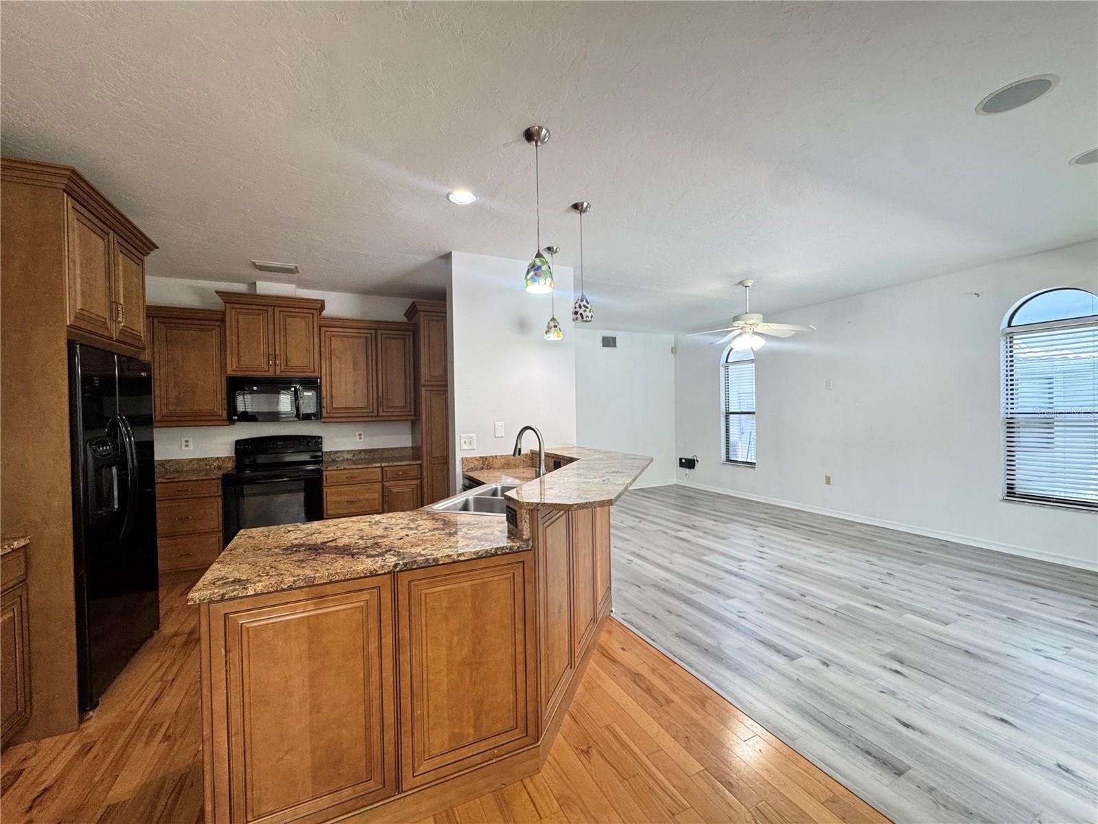 6077 Marella Dr Property Photo 3