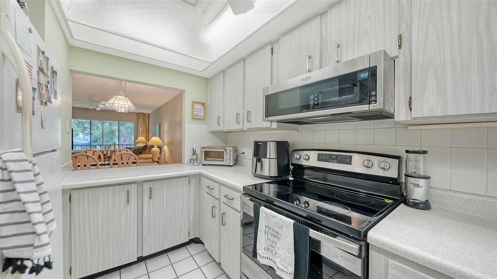 2260 Stickney Point Rd #324 Property Photo 12