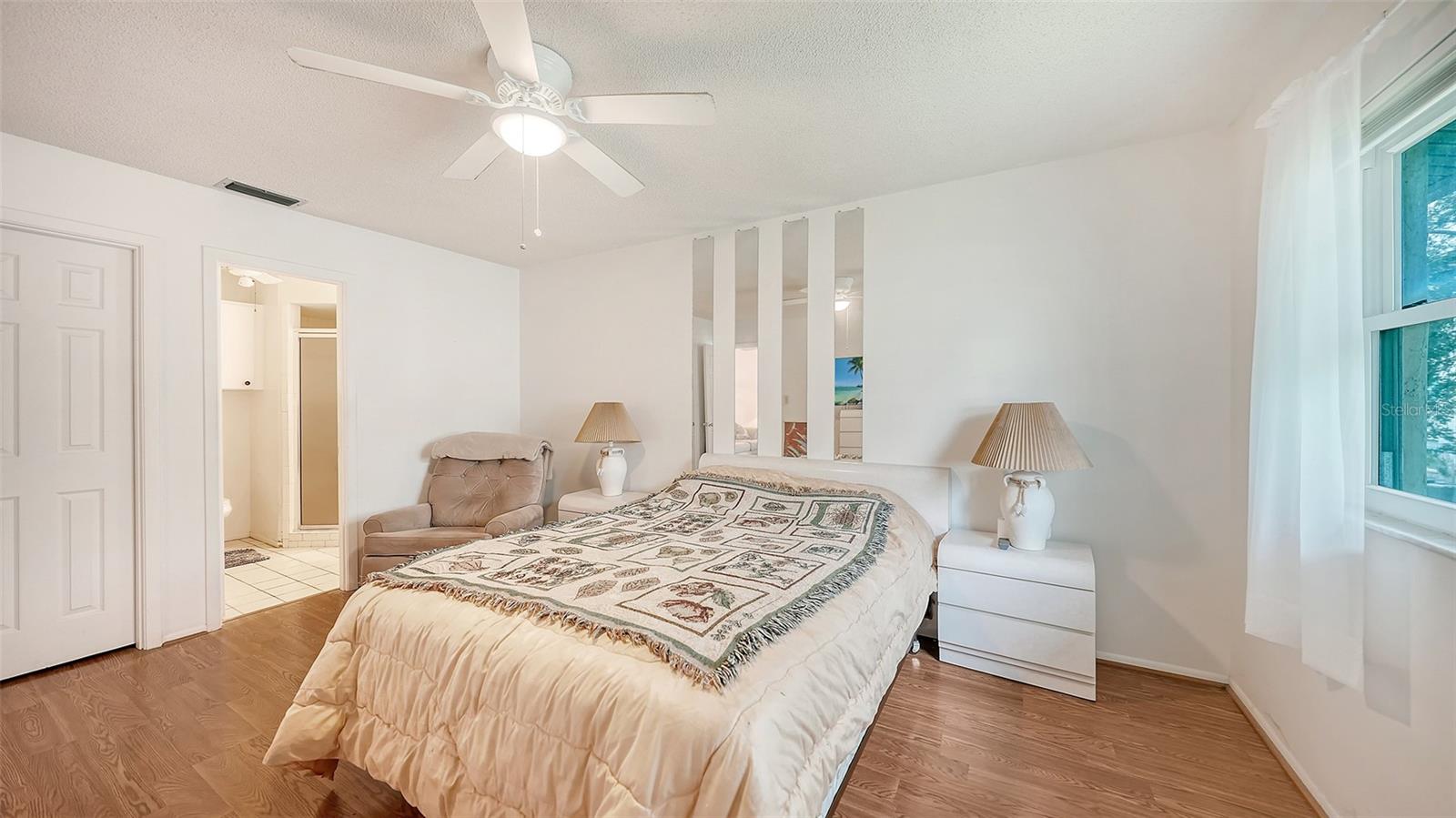 2260 Stickney Point Rd #324 Property Photo 15