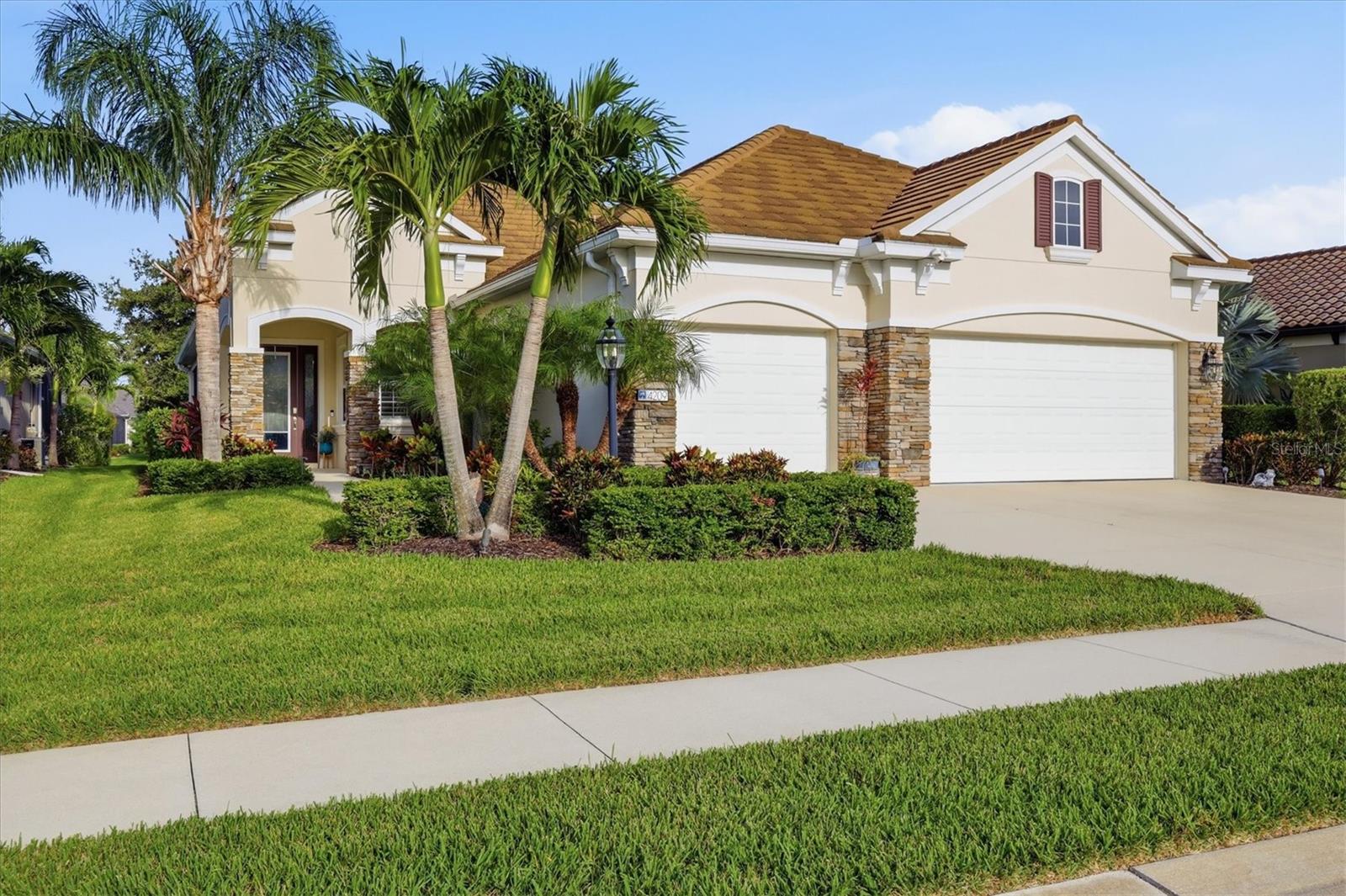4209 Midnight Blue Run Property Photo 1