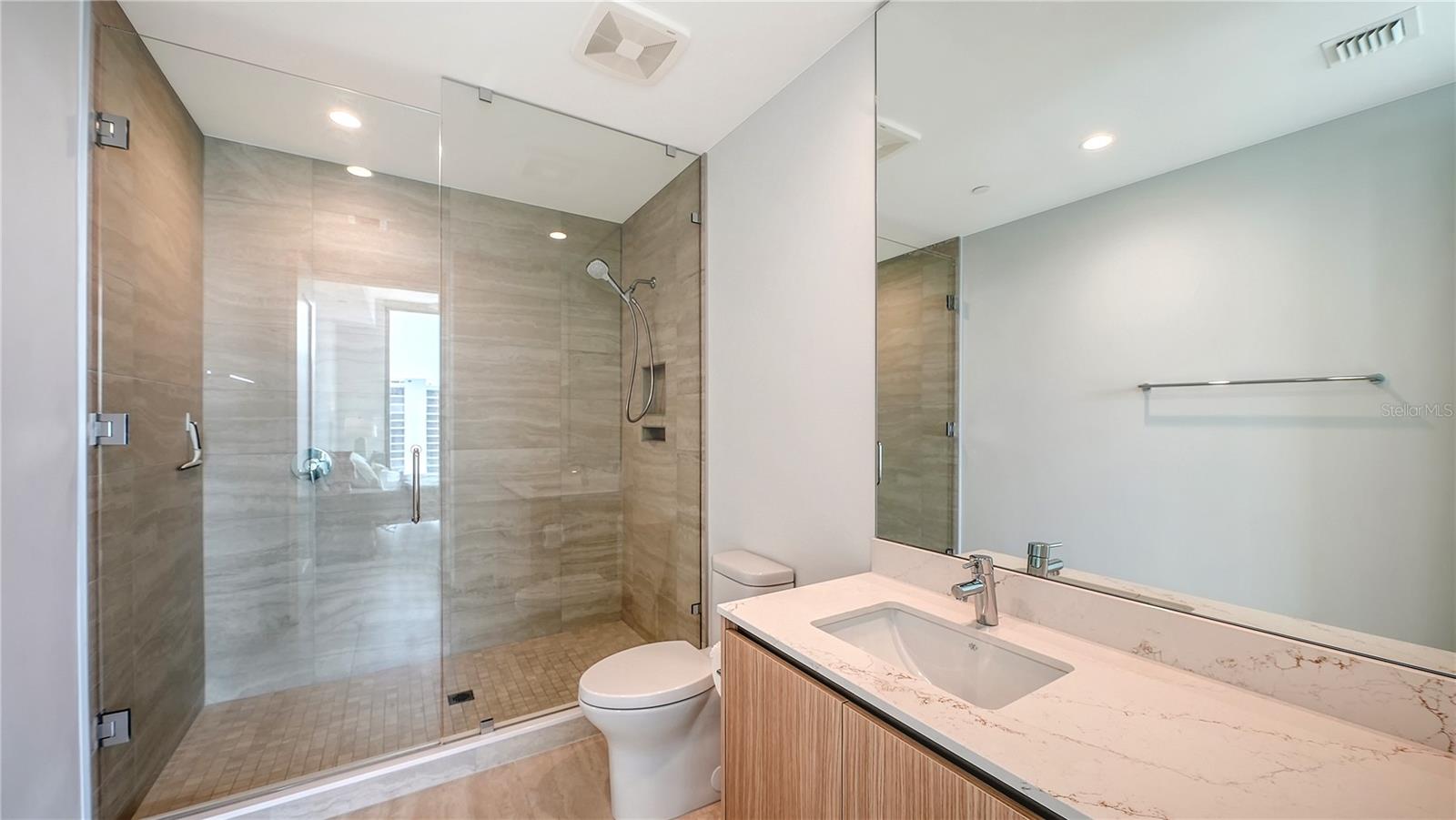 301 Quay #1507 Property Photo 36