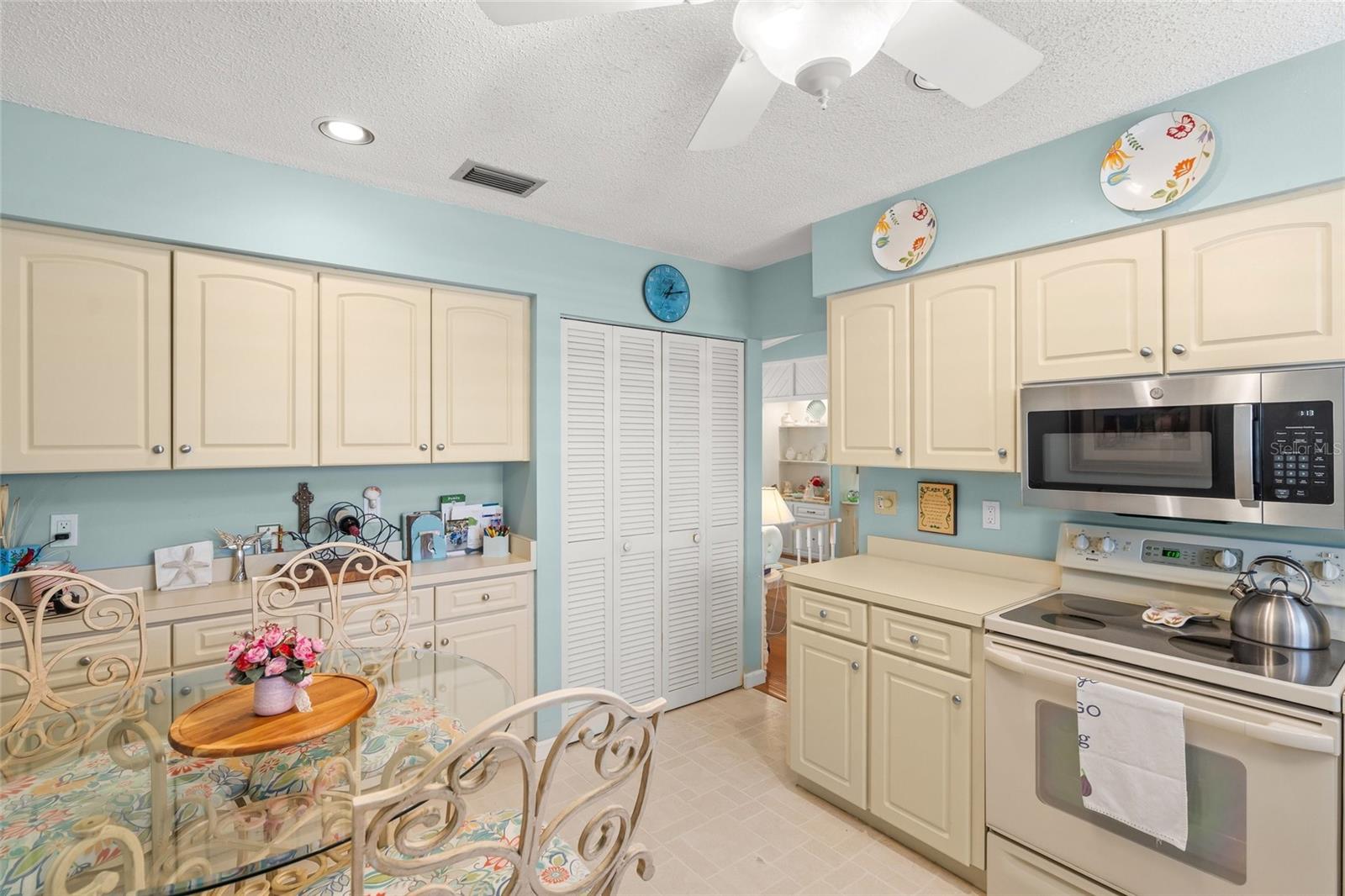 4562 Forest Wood Trl #15 Property Photo 13