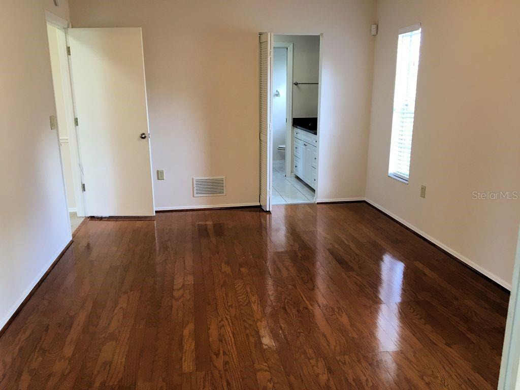 A4700101 Property Photo 4