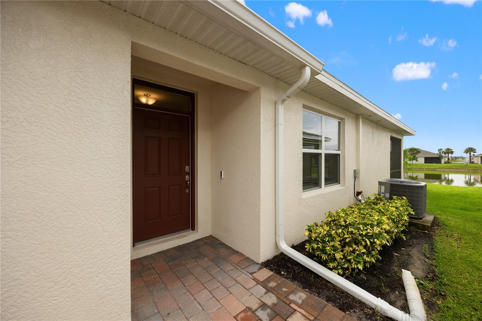 16112 Bridle Ridge St Property Photo 4