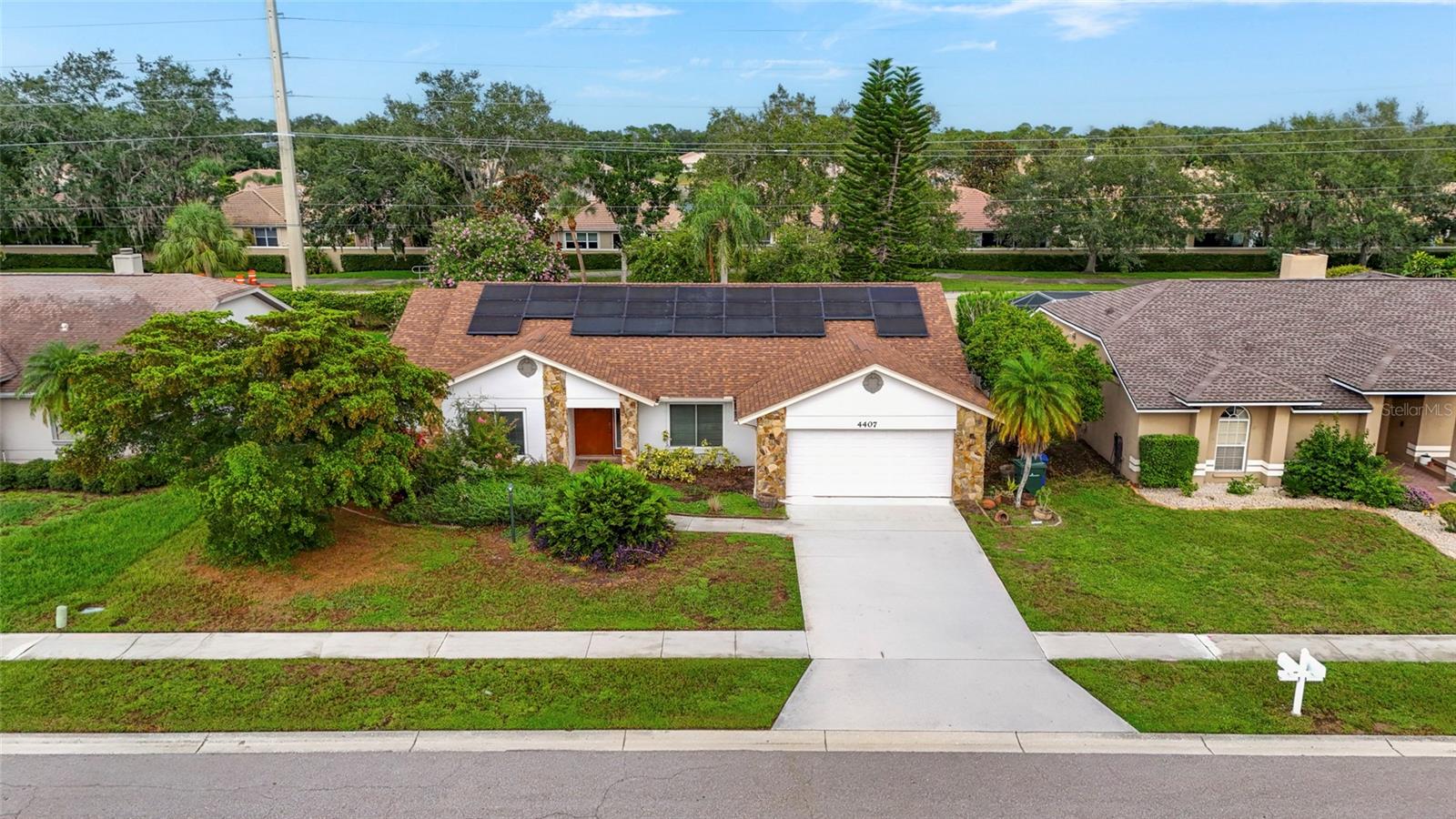 4407 DIAMOND CIR N Property Photo 1