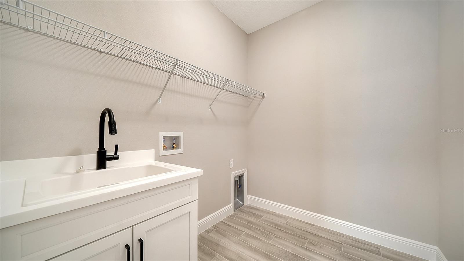 8063 Anthirium Loop Property Photo 35