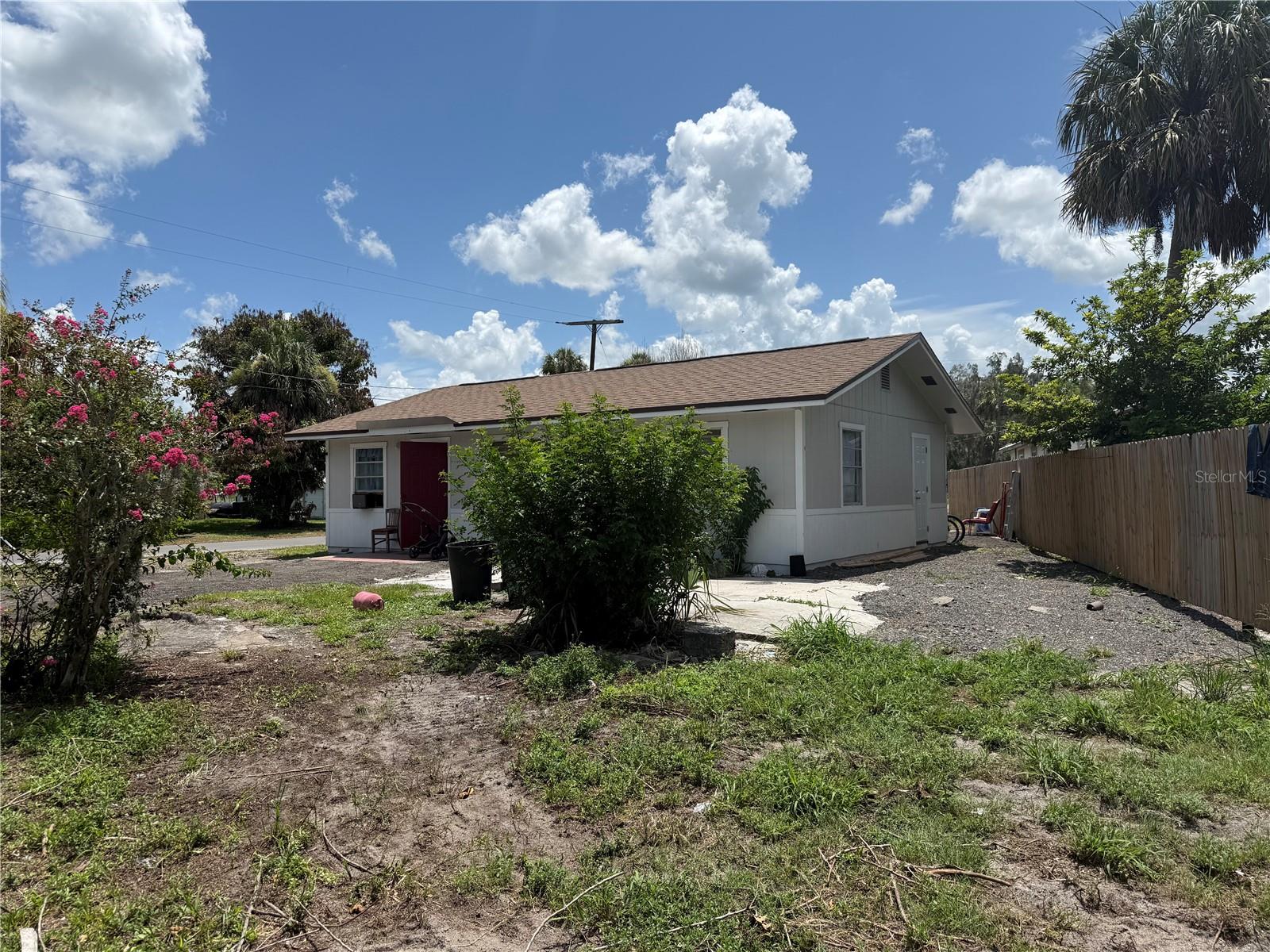 401 Citrus Ave Property Photo 3