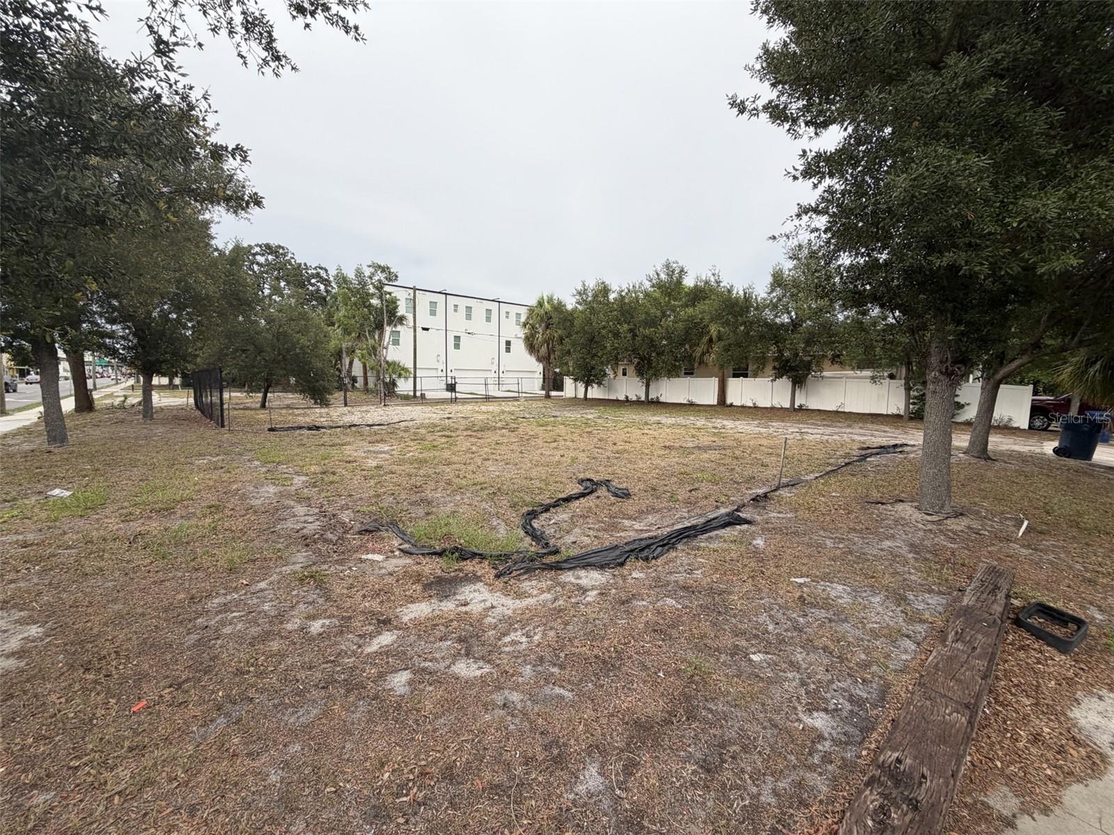 1101 N Howard Ave Property Photo 6