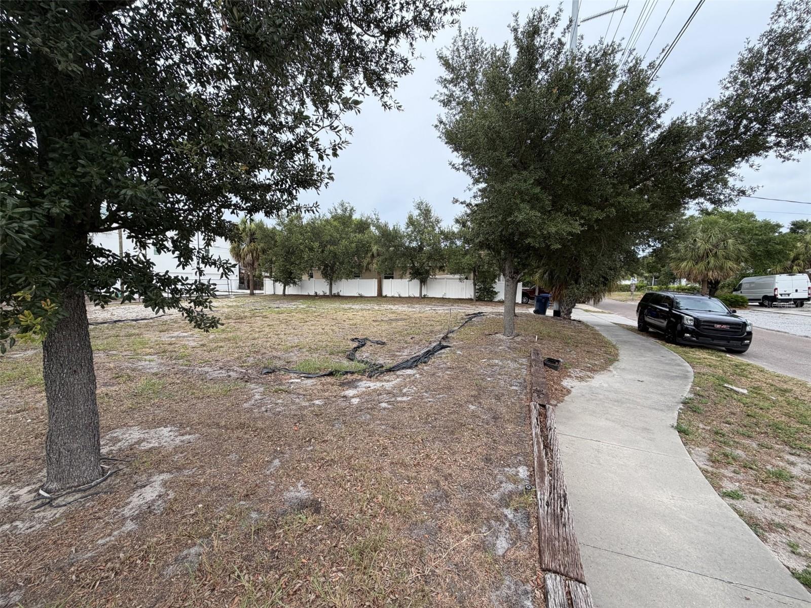 1101 N Howard Ave Property Photo 11