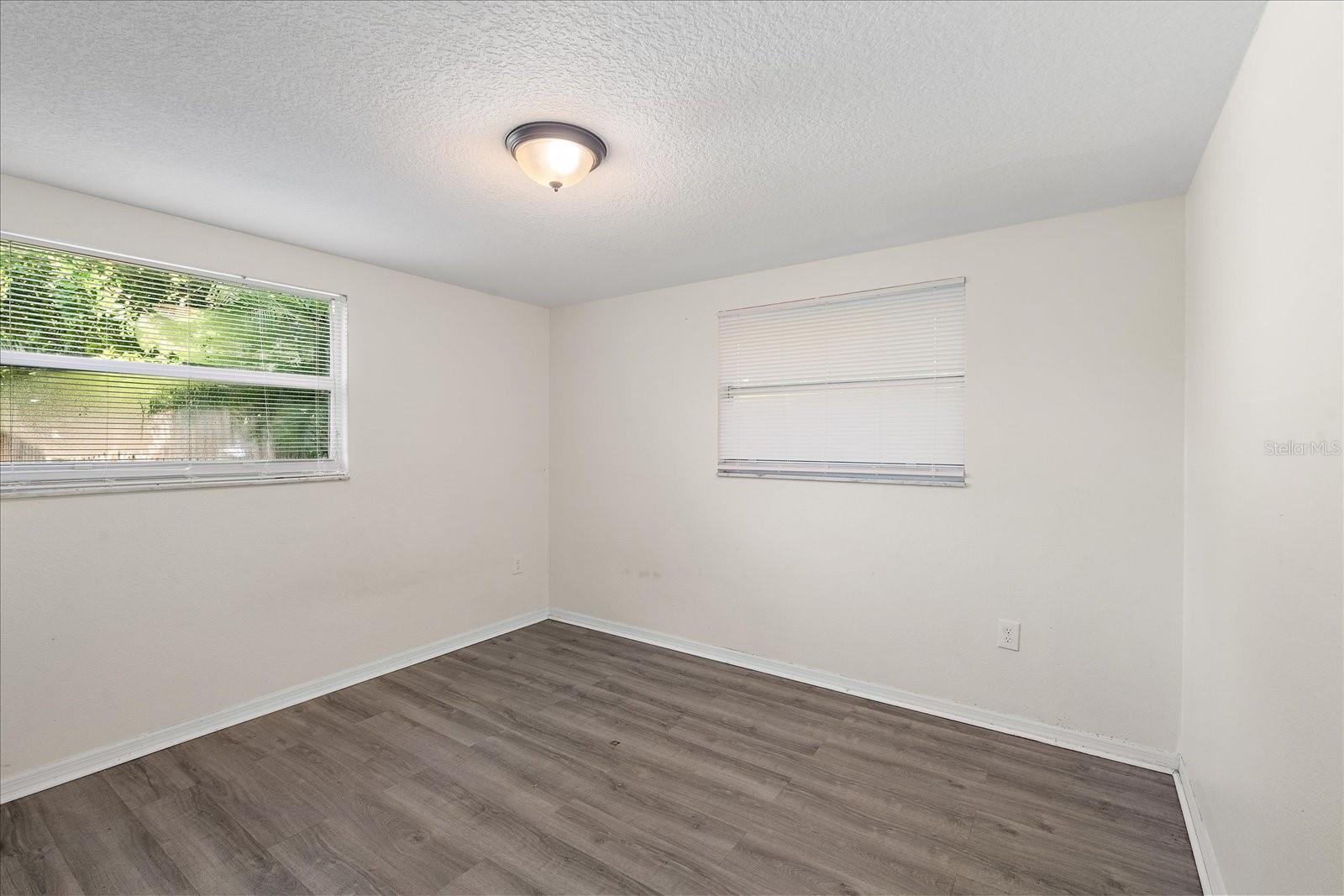 403 Pinewood Ave Property Photo 18