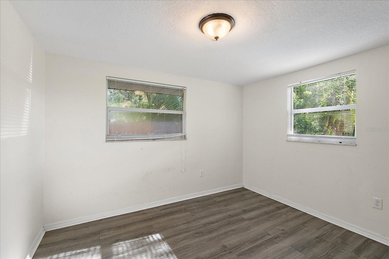 403 Pinewood Ave Property Photo 21