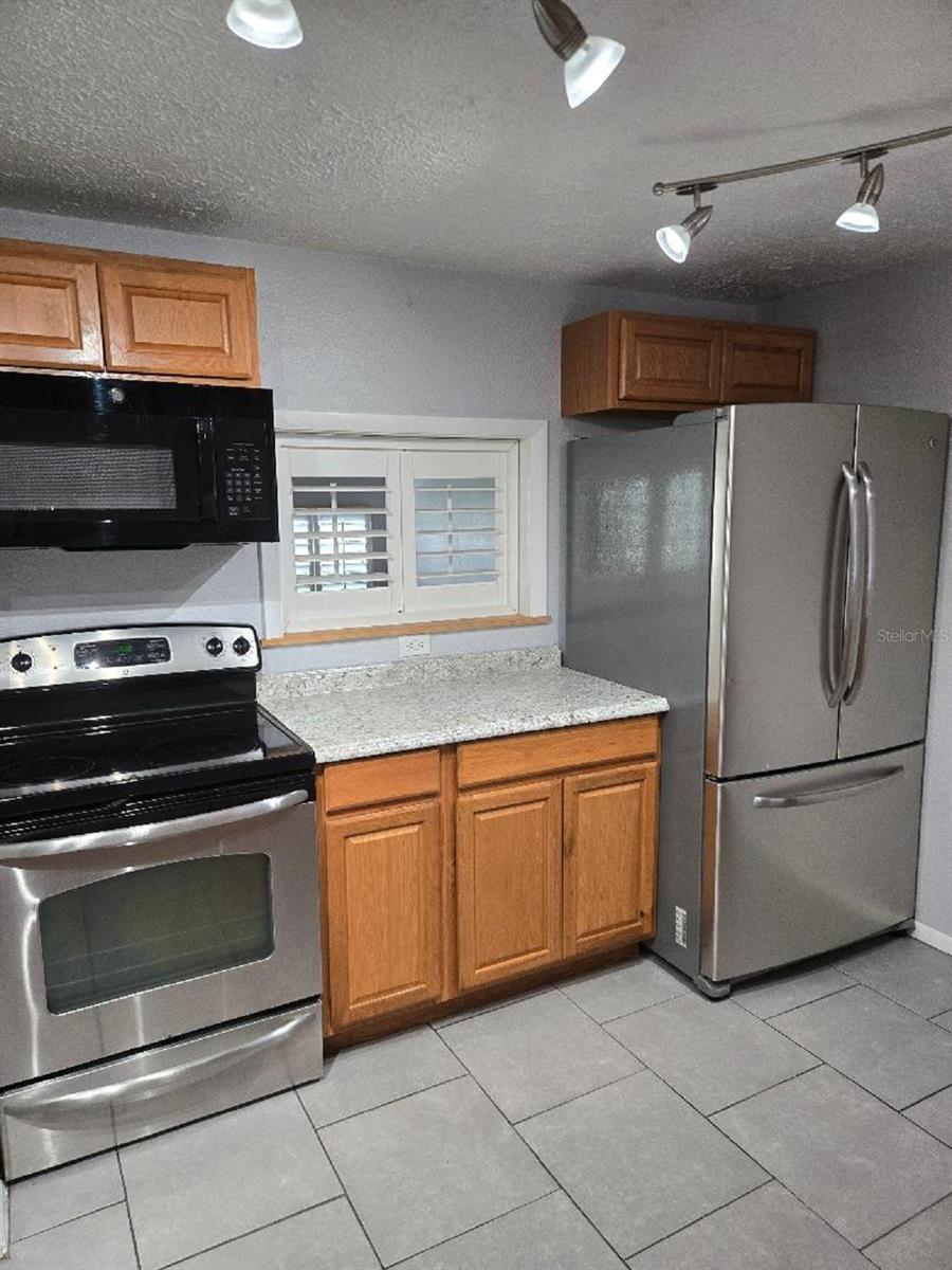 11829 71st St E Property Photo 7