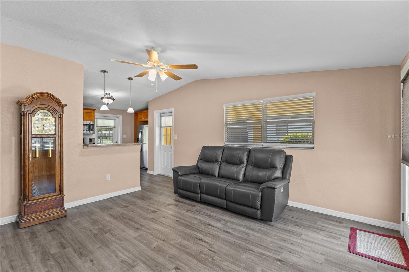 4065 Asbury Pl Property Photo 6