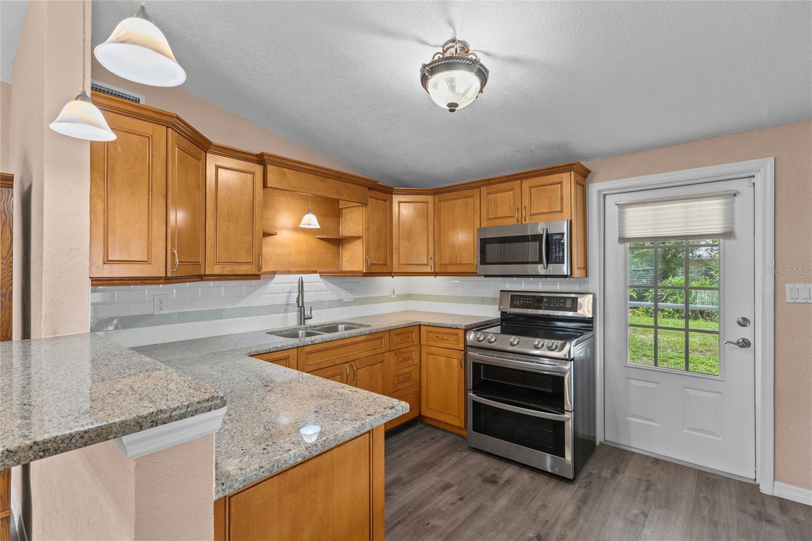 4065 Asbury Pl Property Photo 8