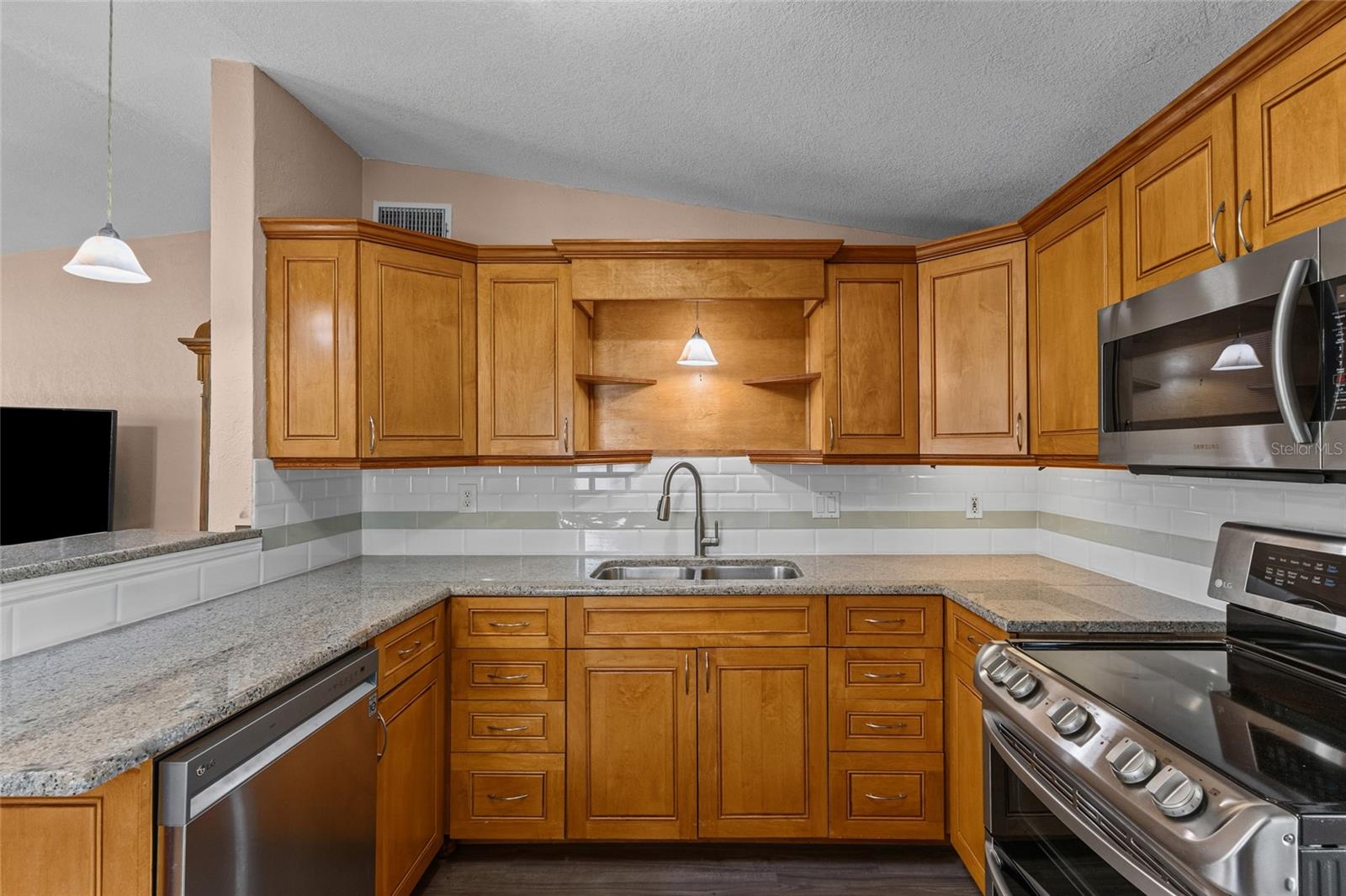 4065 Asbury Pl Property Photo 9