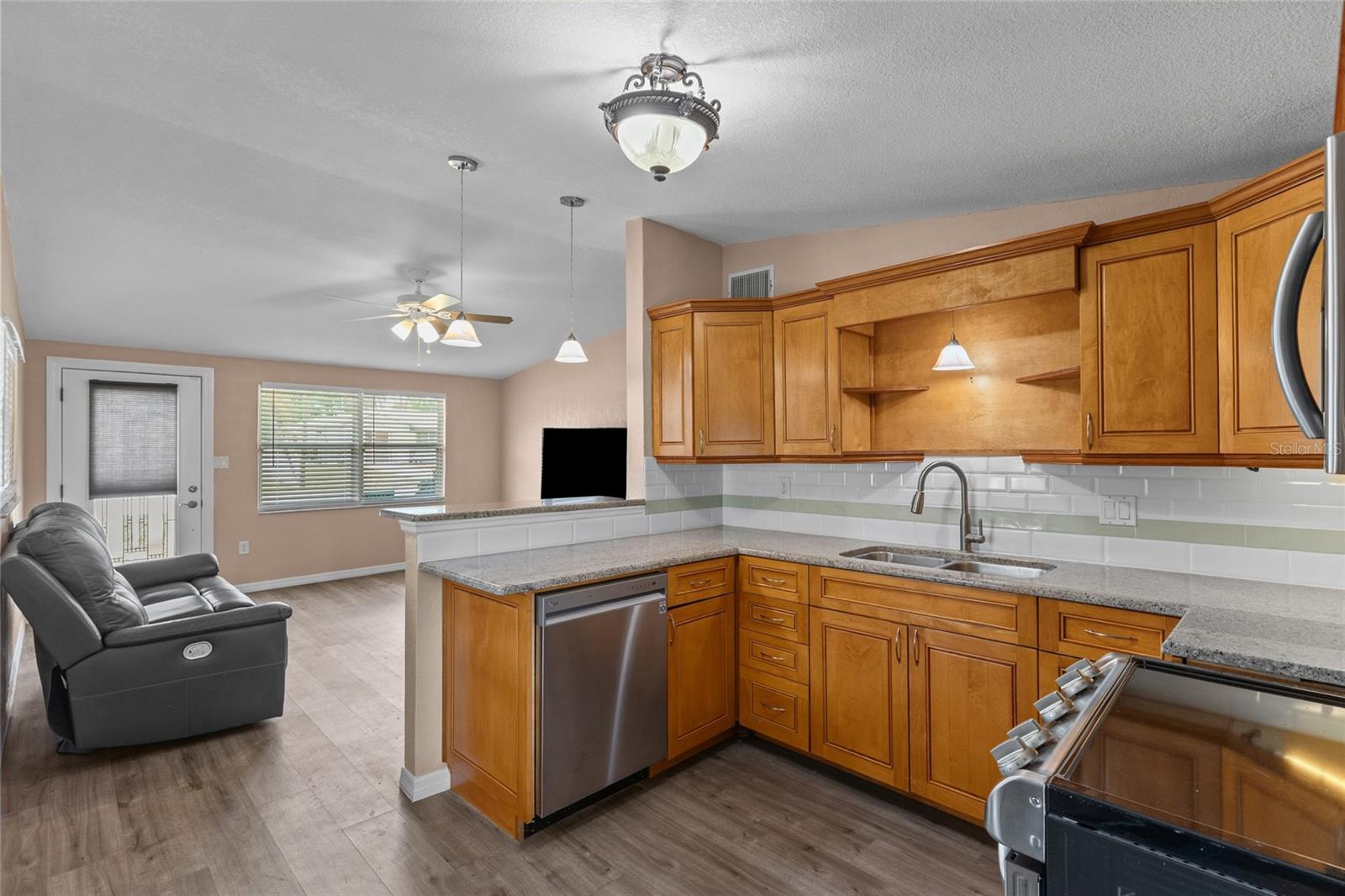 4065 Asbury Pl Property Photo 10