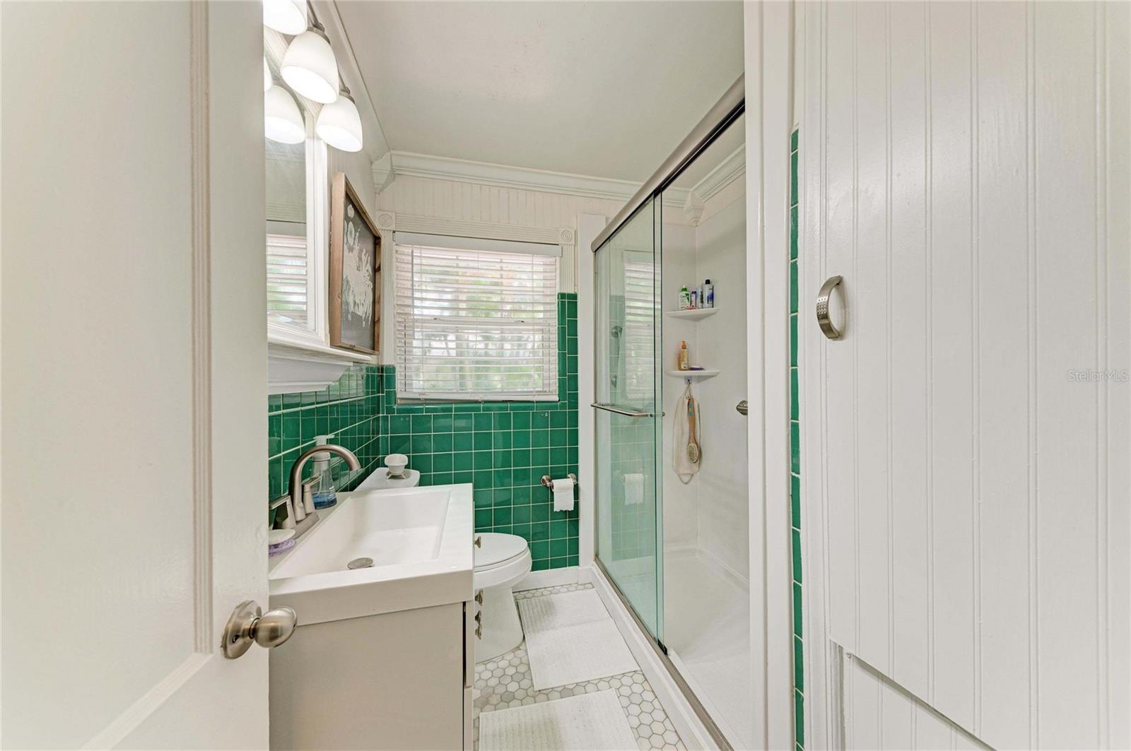 405 20th St W Property Photo 24