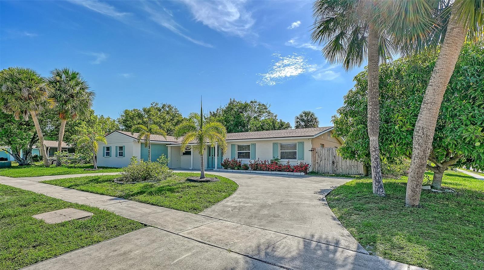 6515 Colonial Dr Property Photo 1