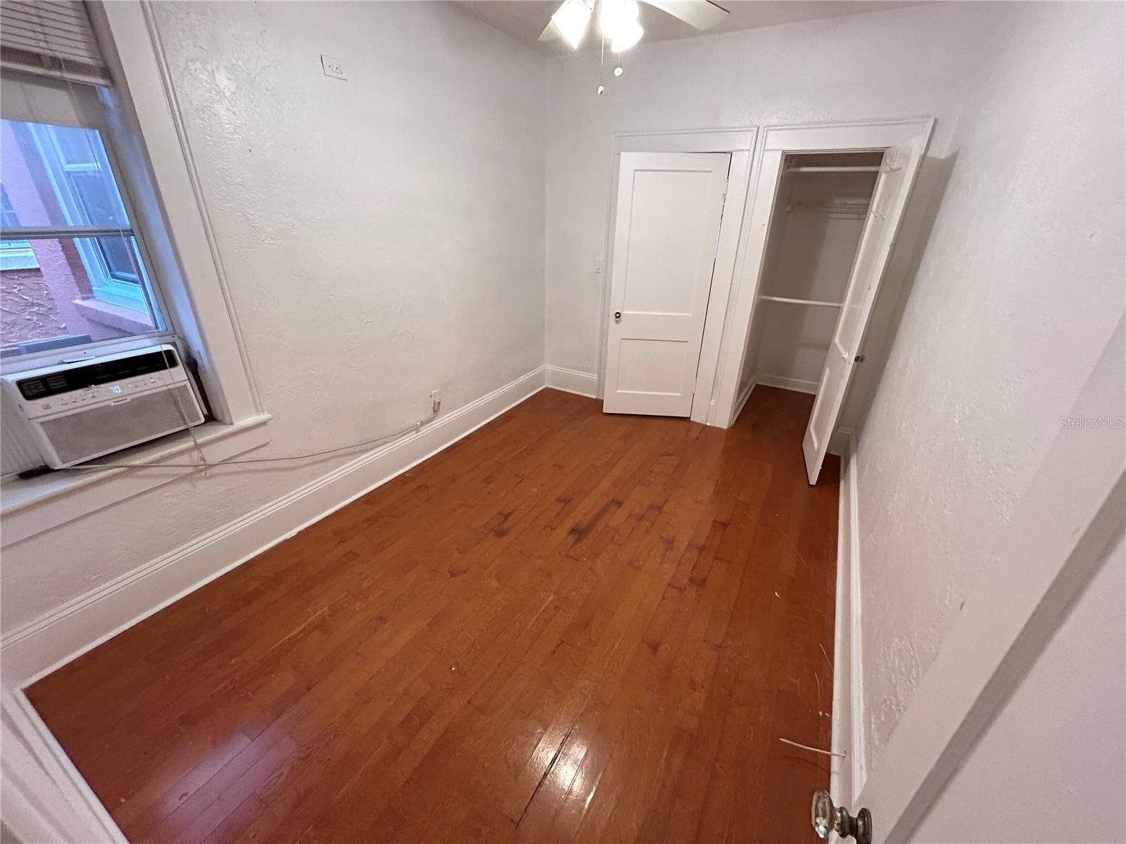 1727 Ringling Blvd Property Photo 2