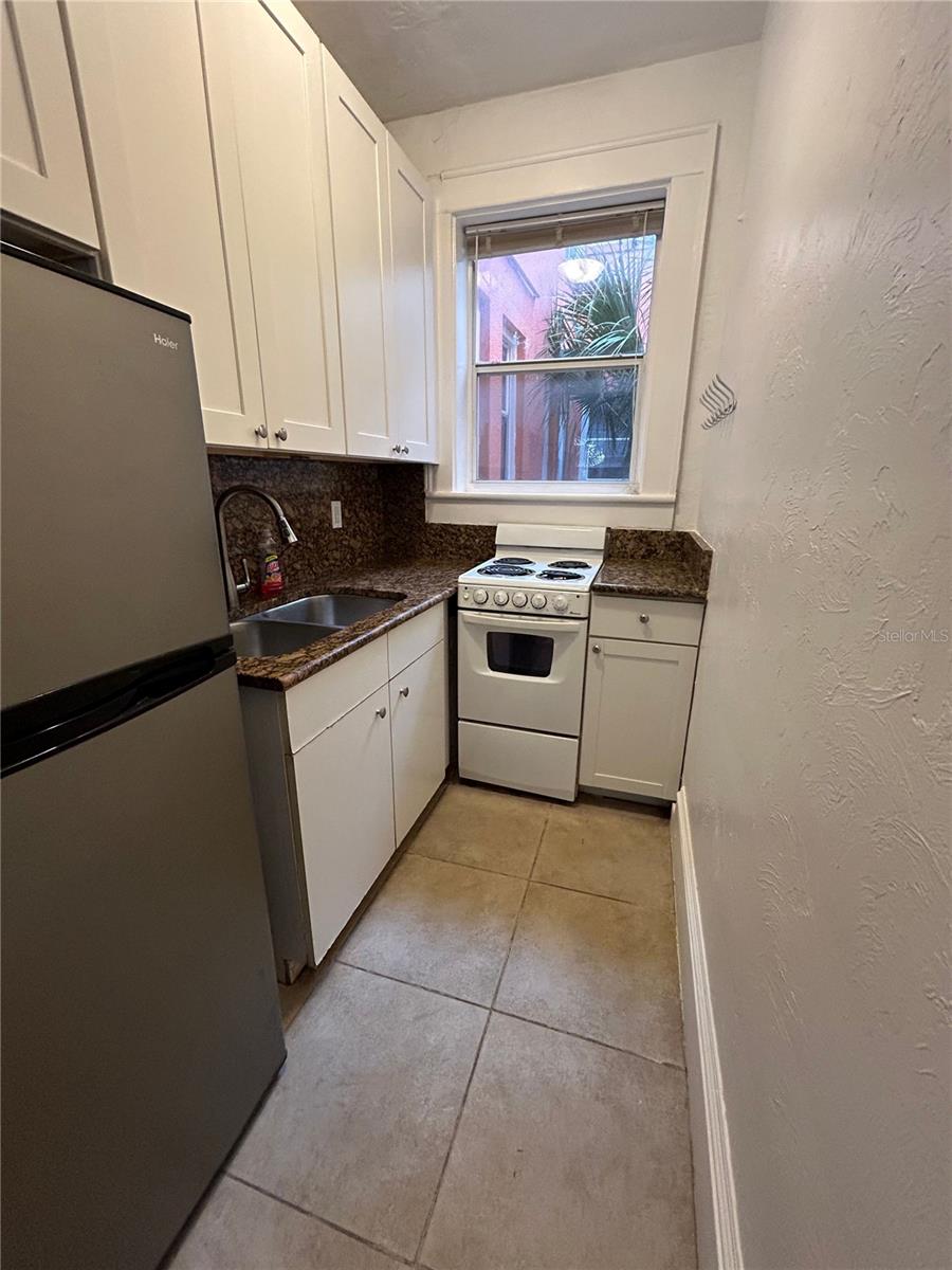 1727 Ringling Blvd Property Photo 4