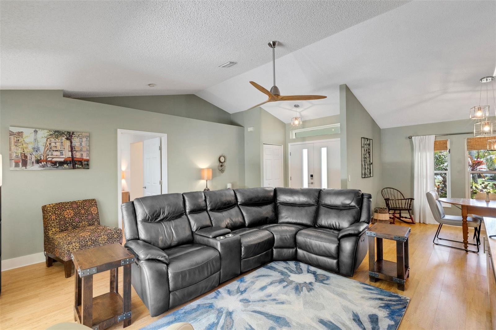 2426 Icecapade Dr Property Photo 10