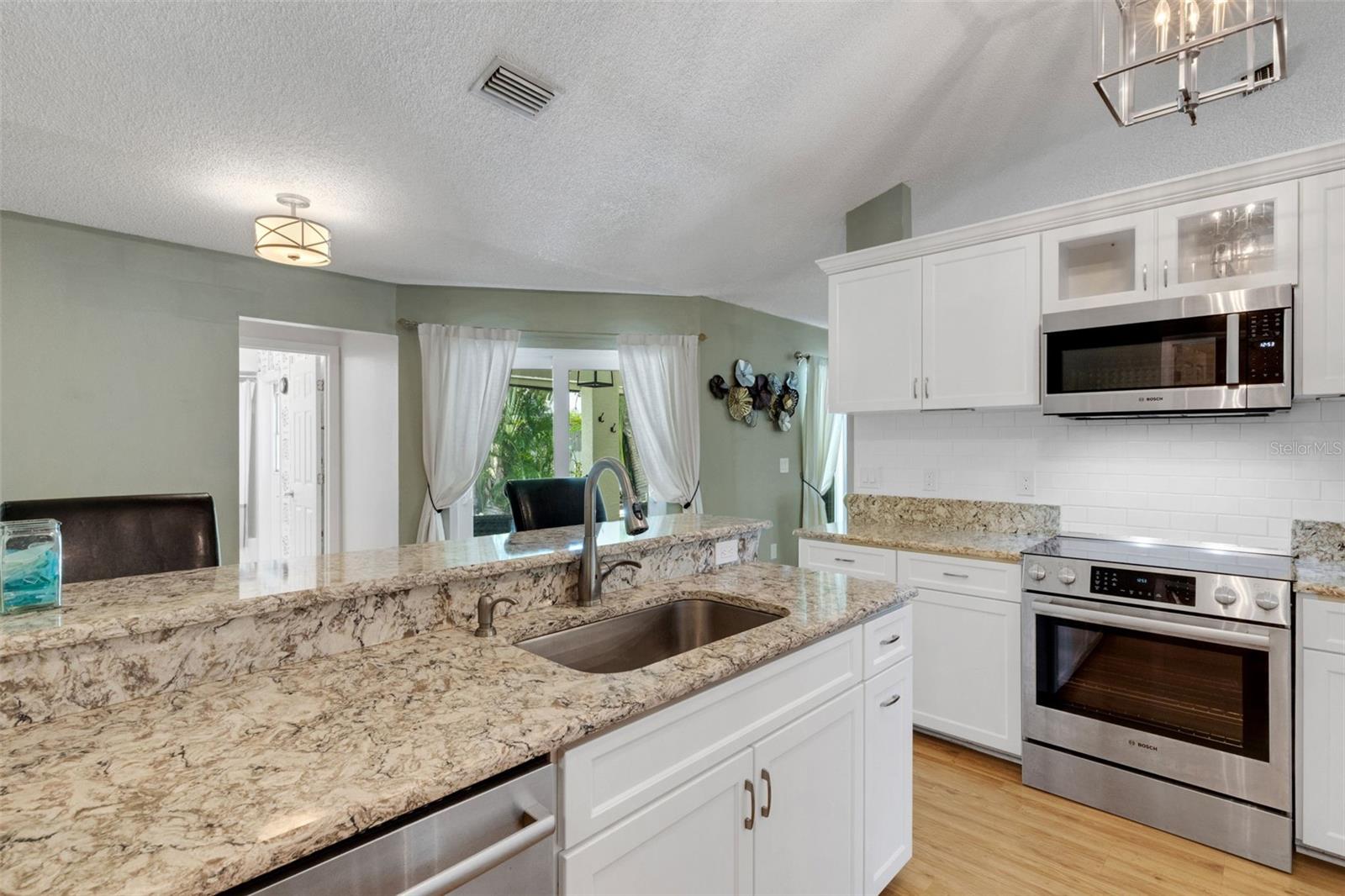 2426 Icecapade Dr Property Photo 24