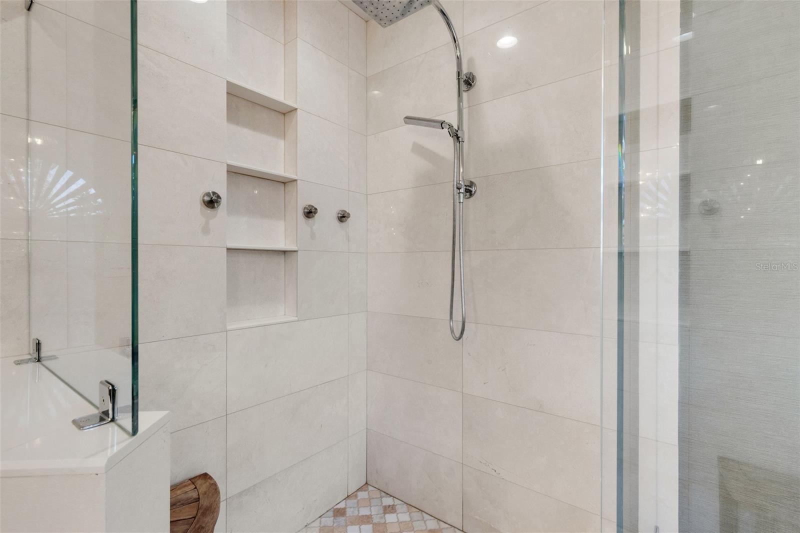 2426 Icecapade Dr Property Photo 45