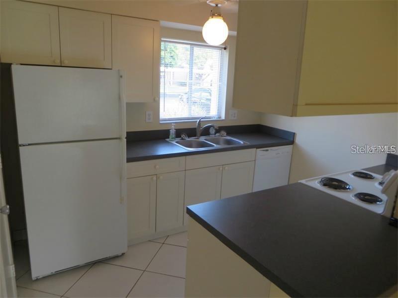 2745 Hidden Lake Blvd #d Property Photo 5