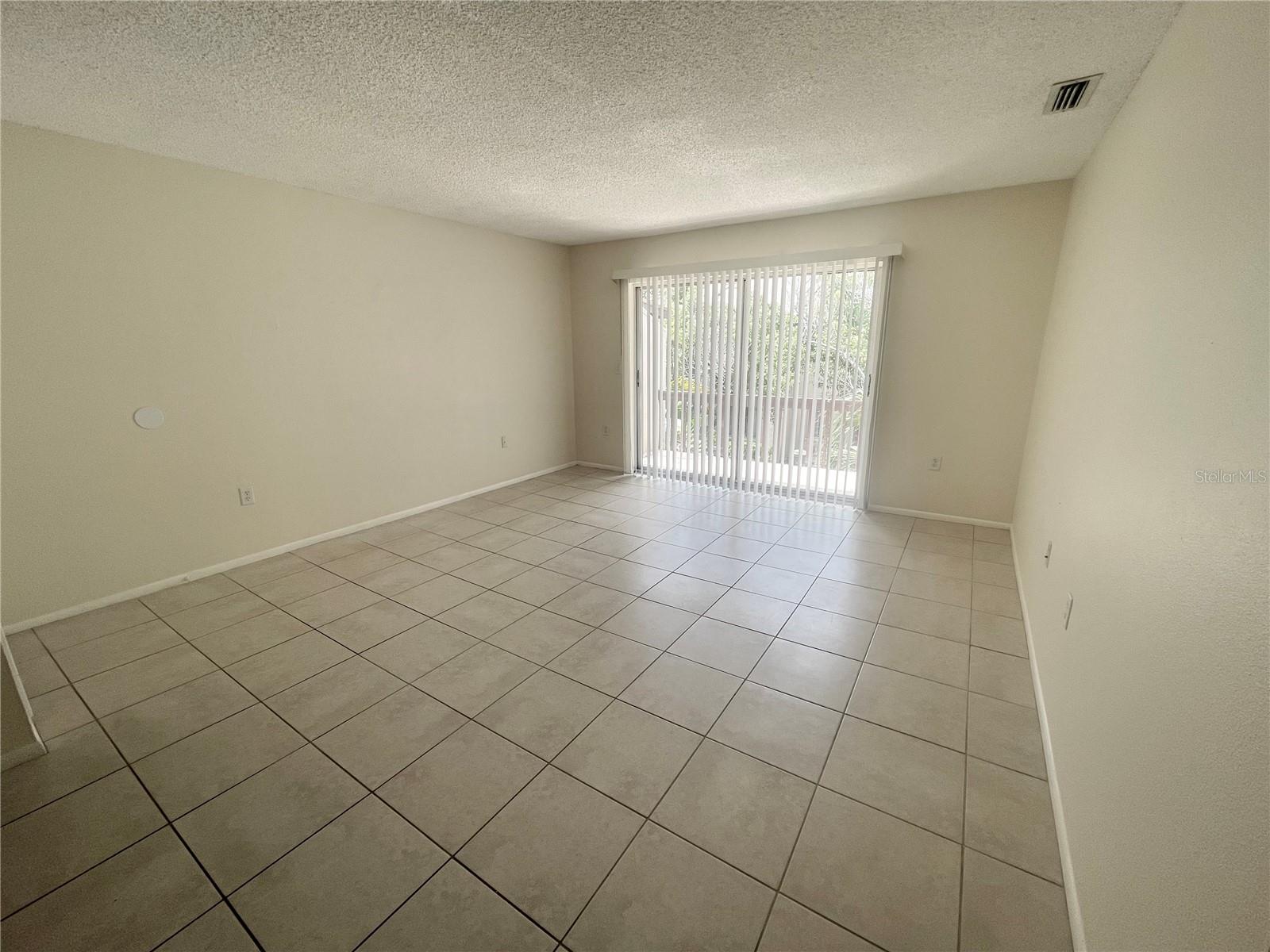 2745 Hidden Lake Blvd #d Property Photo 8