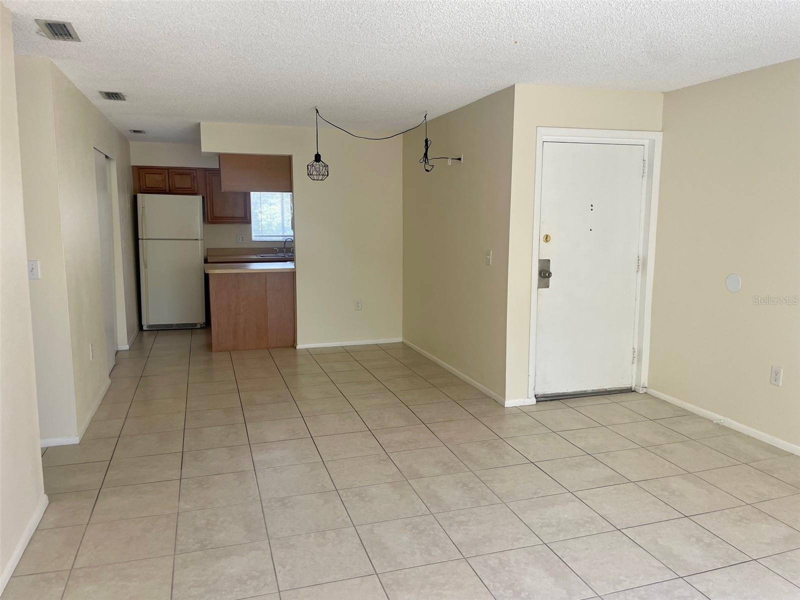 2745 Hidden Lake Blvd #d Property Photo 9