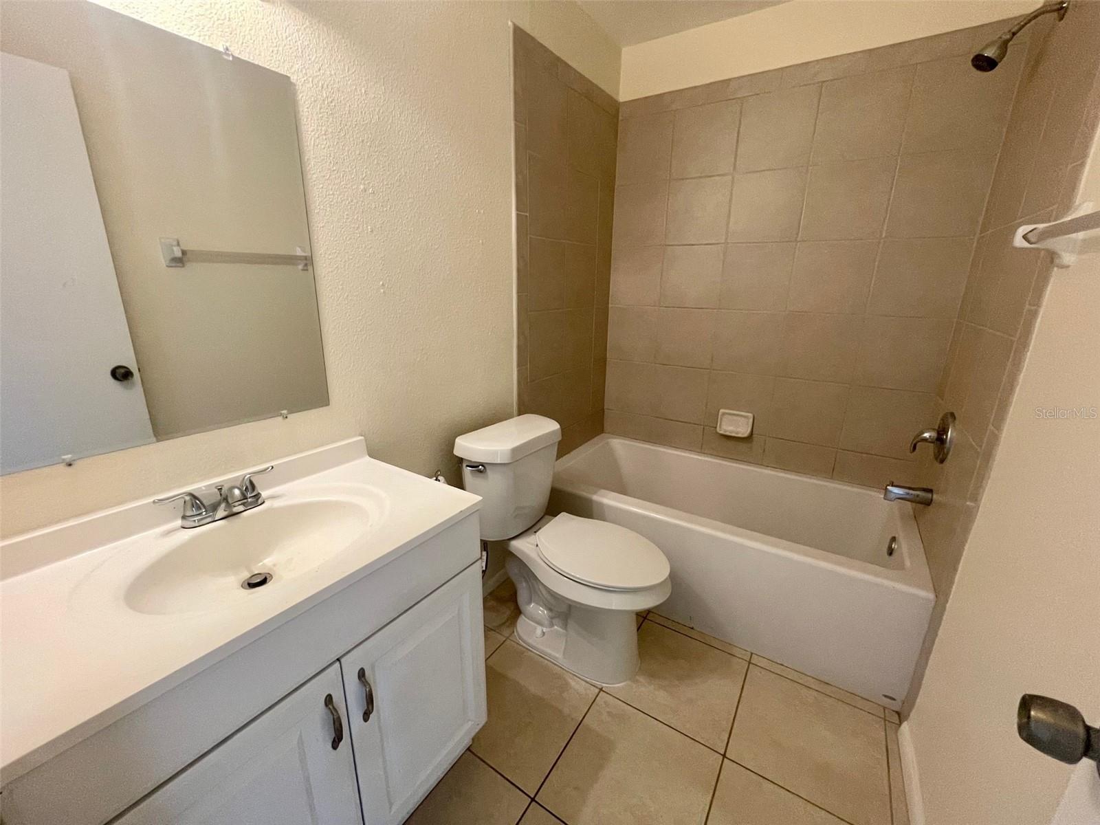 2745 Hidden Lake Blvd #d Property Photo 12