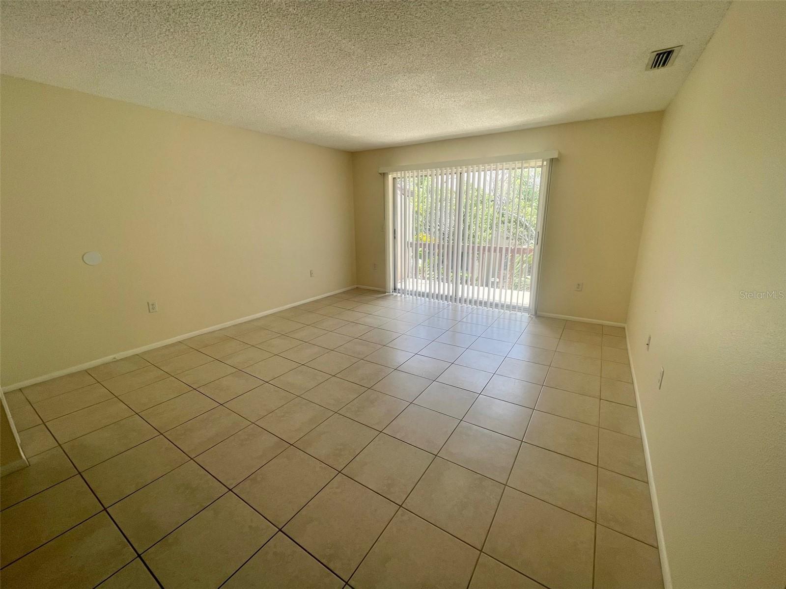 2745 Hidden Lake Blvd #d Property Photo 16