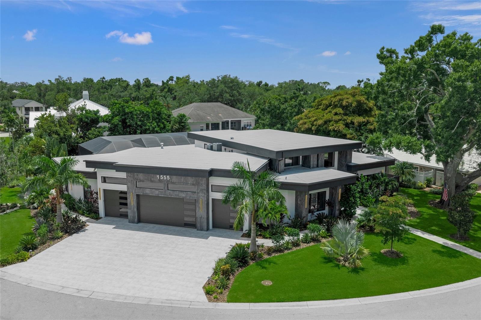 1555 EASTBROOK DR