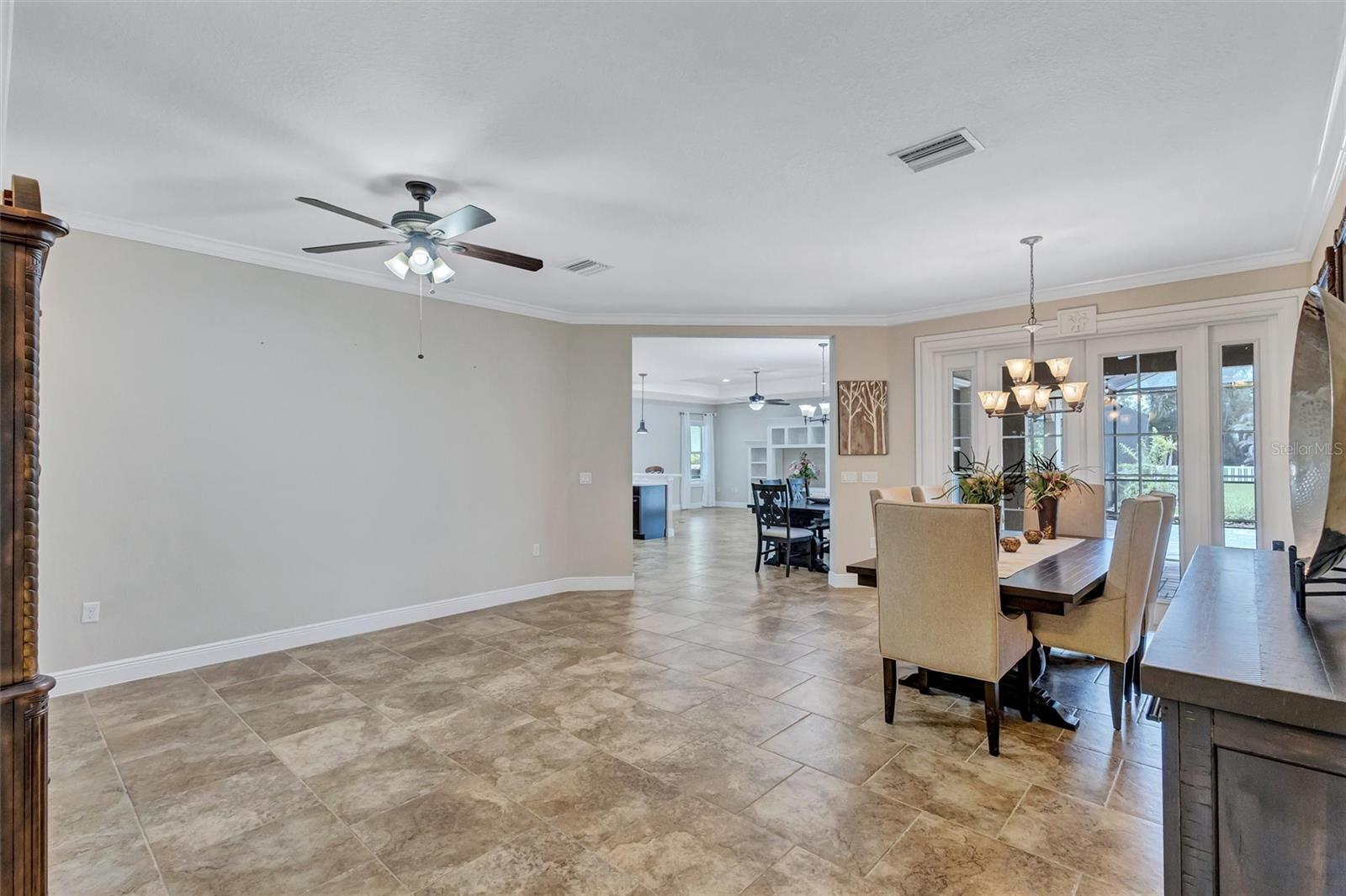1436 Hickory View Cir Property Photo 8