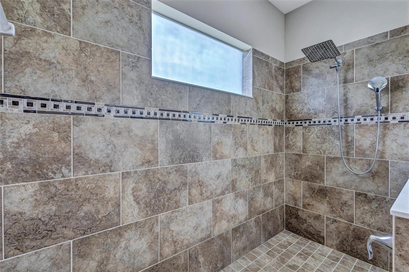 1436 Hickory View Cir Property Photo 28