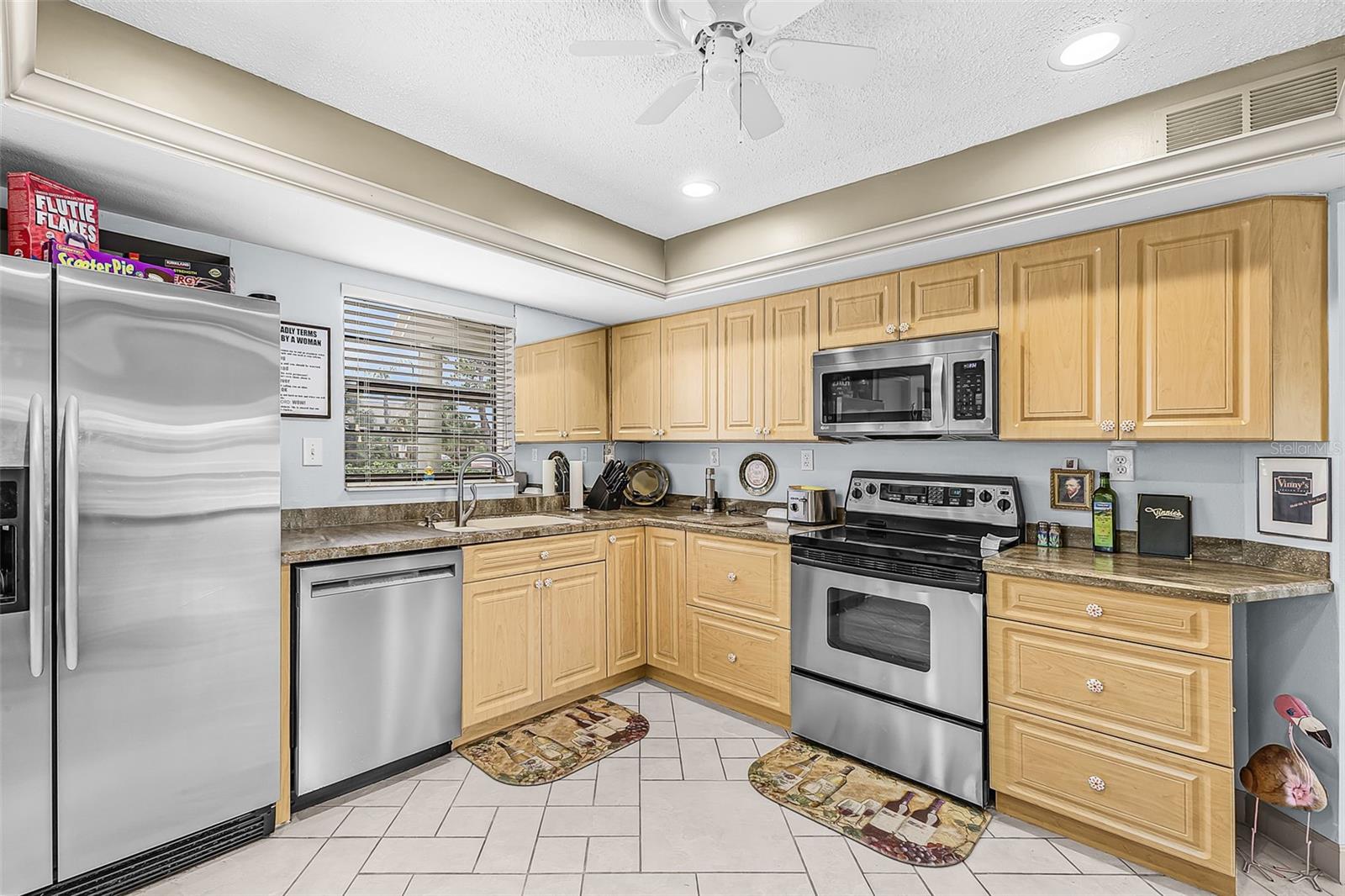 7917 Pinegrove Ct #1 Property Photo 6