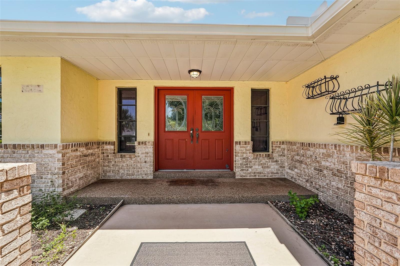 1305 Sorrento Woods Blvd Property Photo 4