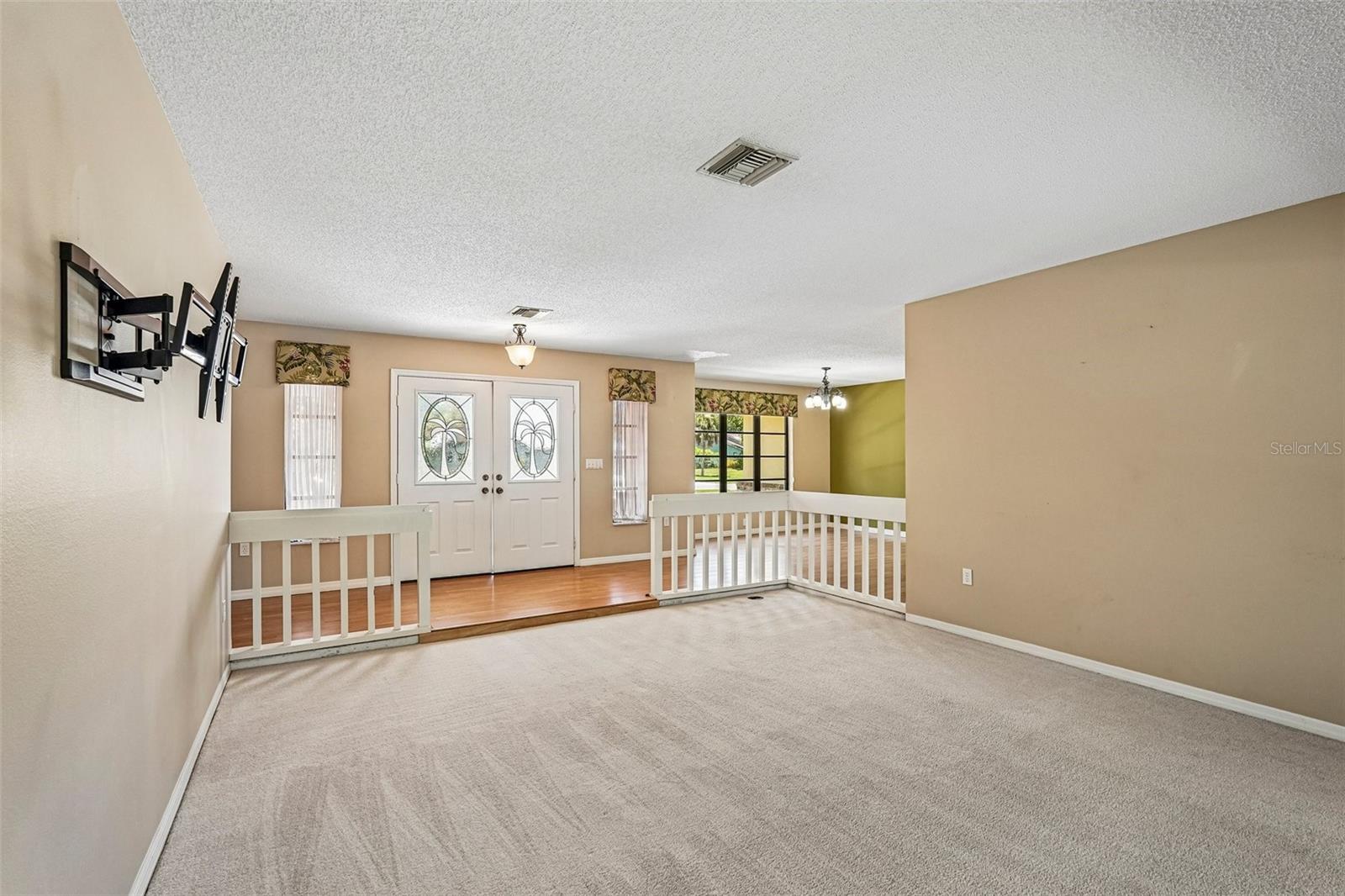 1305 Sorrento Woods Blvd Property Photo 8