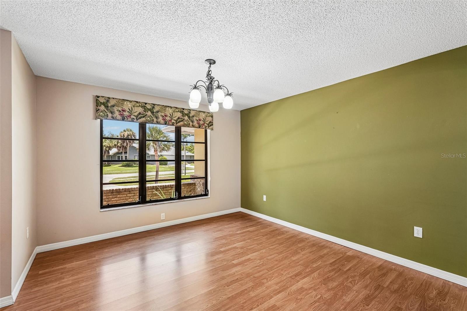 1305 Sorrento Woods Blvd Property Photo 10