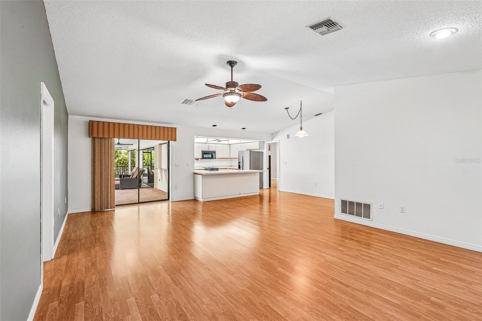 1305 Sorrento Woods Blvd Property Photo 17