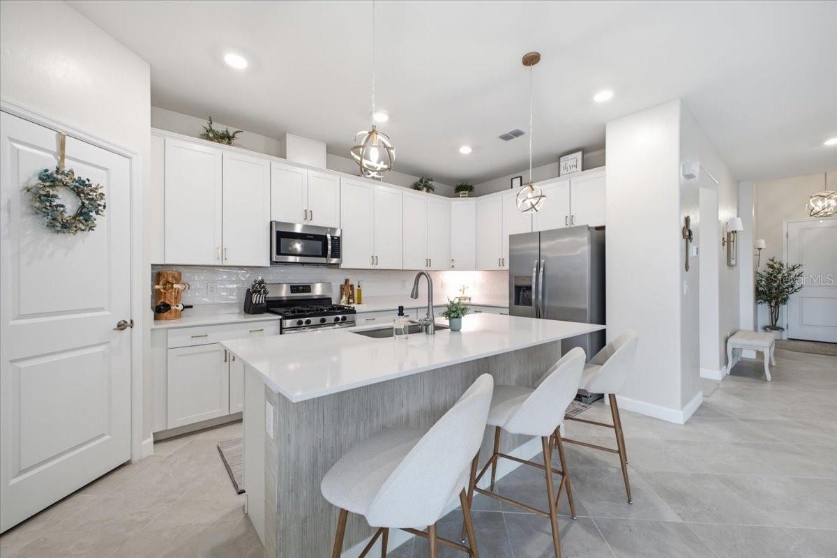 5250 Coral Reef Way Property Photo 4