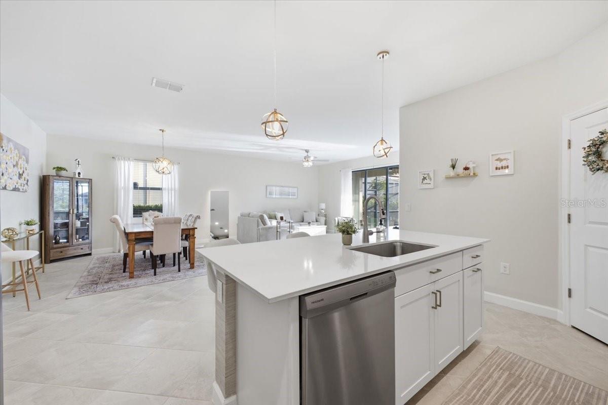 5250 Coral Reef Way Property Photo 6