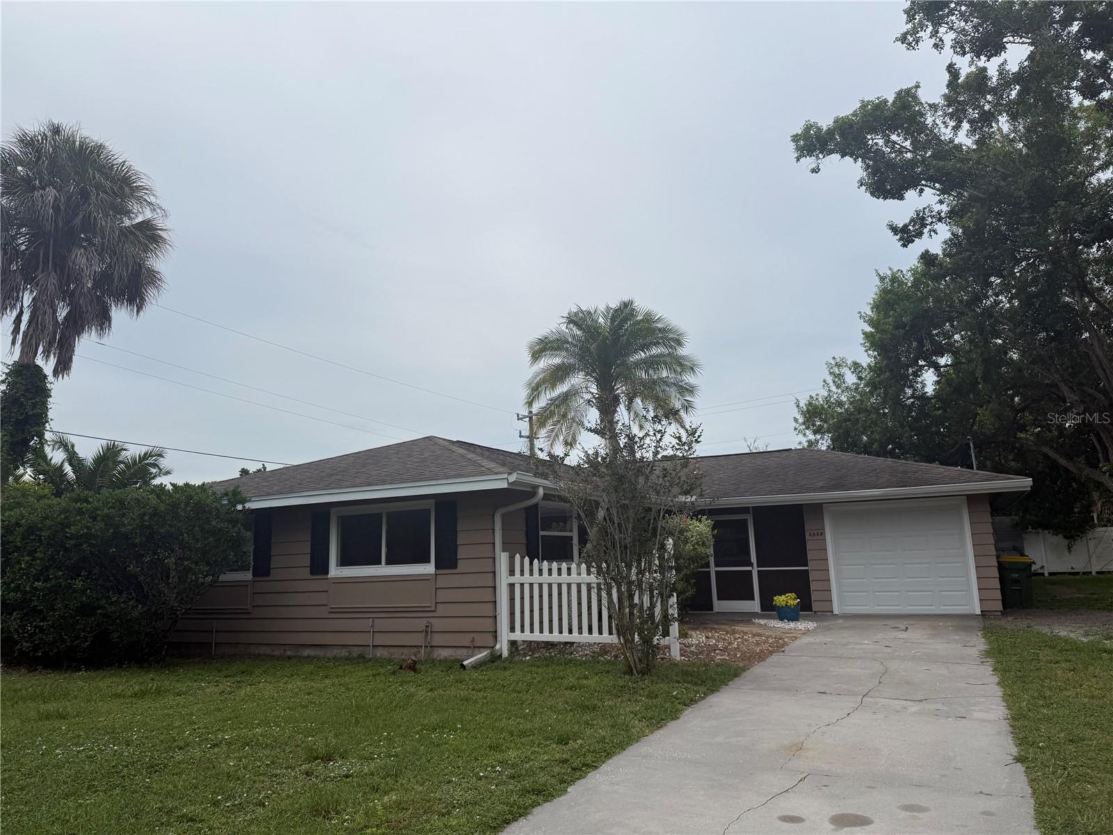 2588 COLORADO ST Property Photo 1