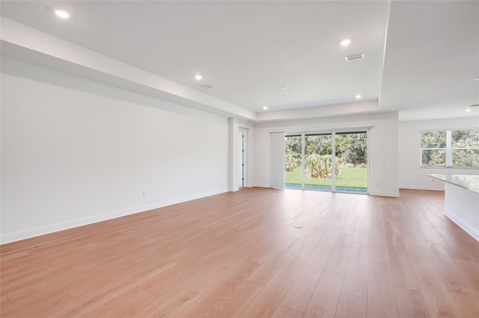 3673 142nd Ter E Property Photo 5
