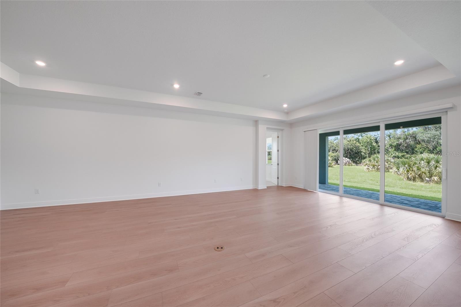 3673 142nd Ter E Property Photo 6