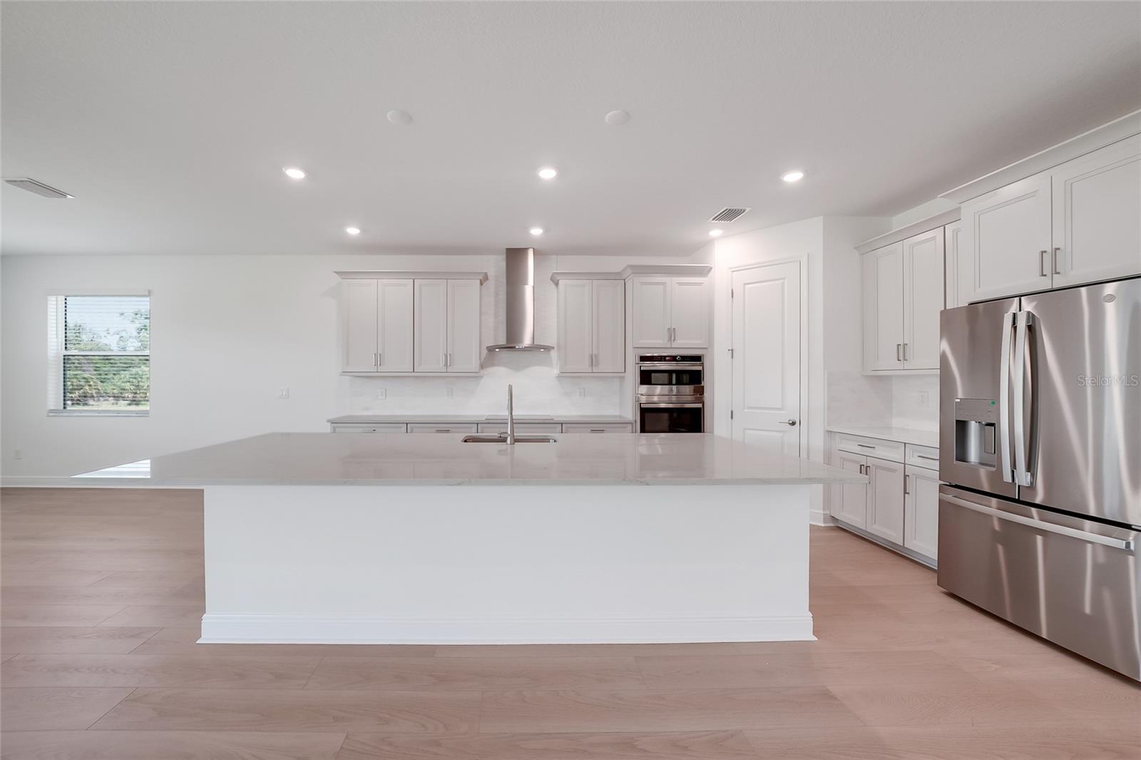 3673 142nd Ter E Property Photo 8