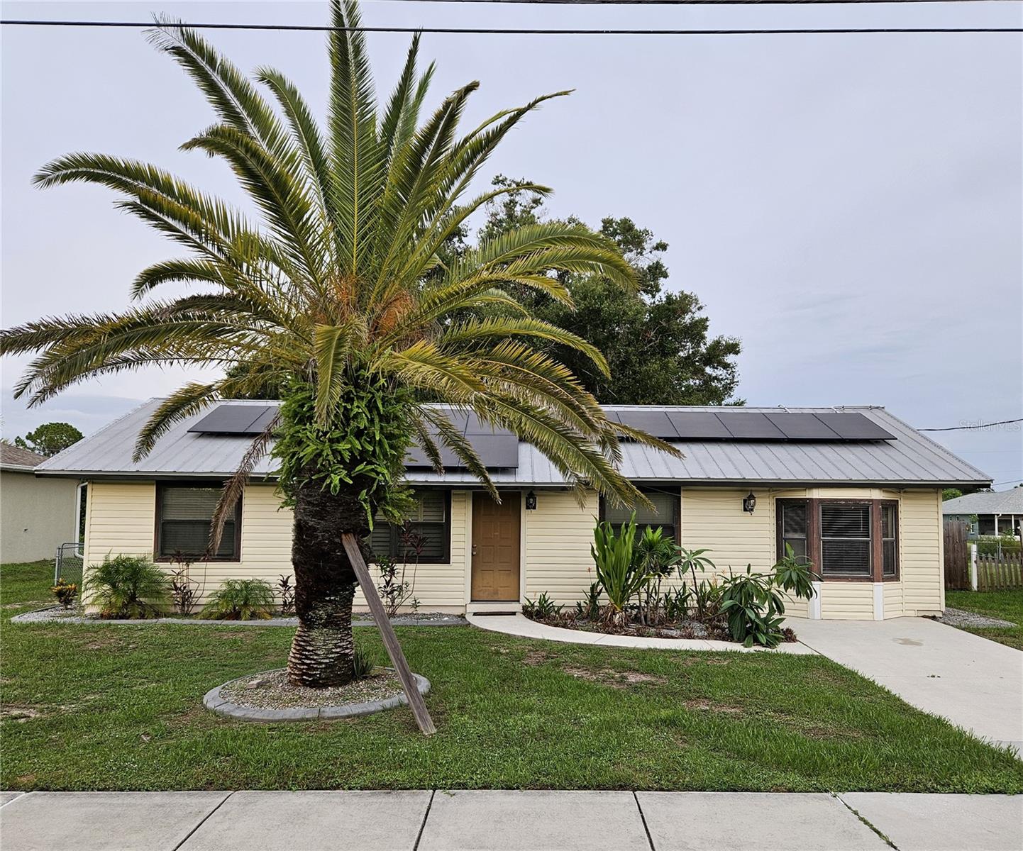 6270 Spinnaker Blvd Property Photo 1