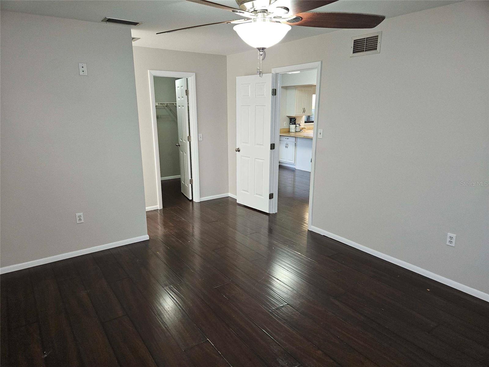 6270 Spinnaker Blvd Property Photo 16