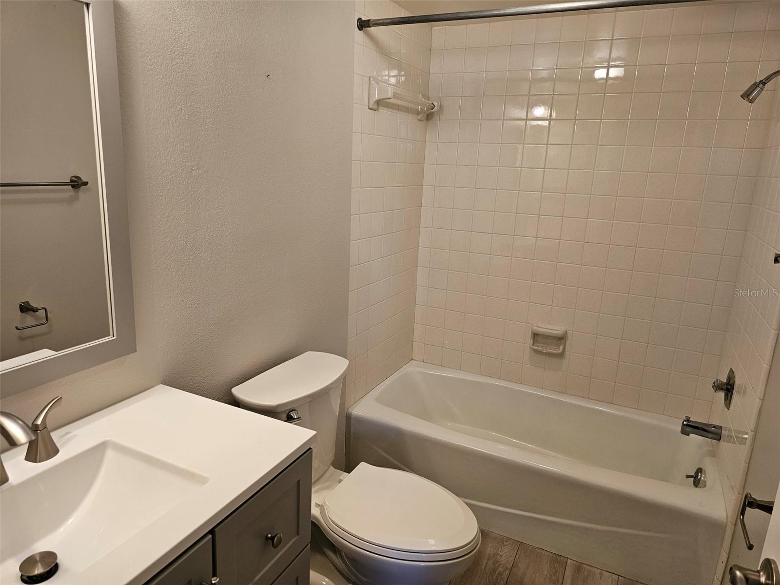 549 Lakeside Dr #549 Property Photo 17