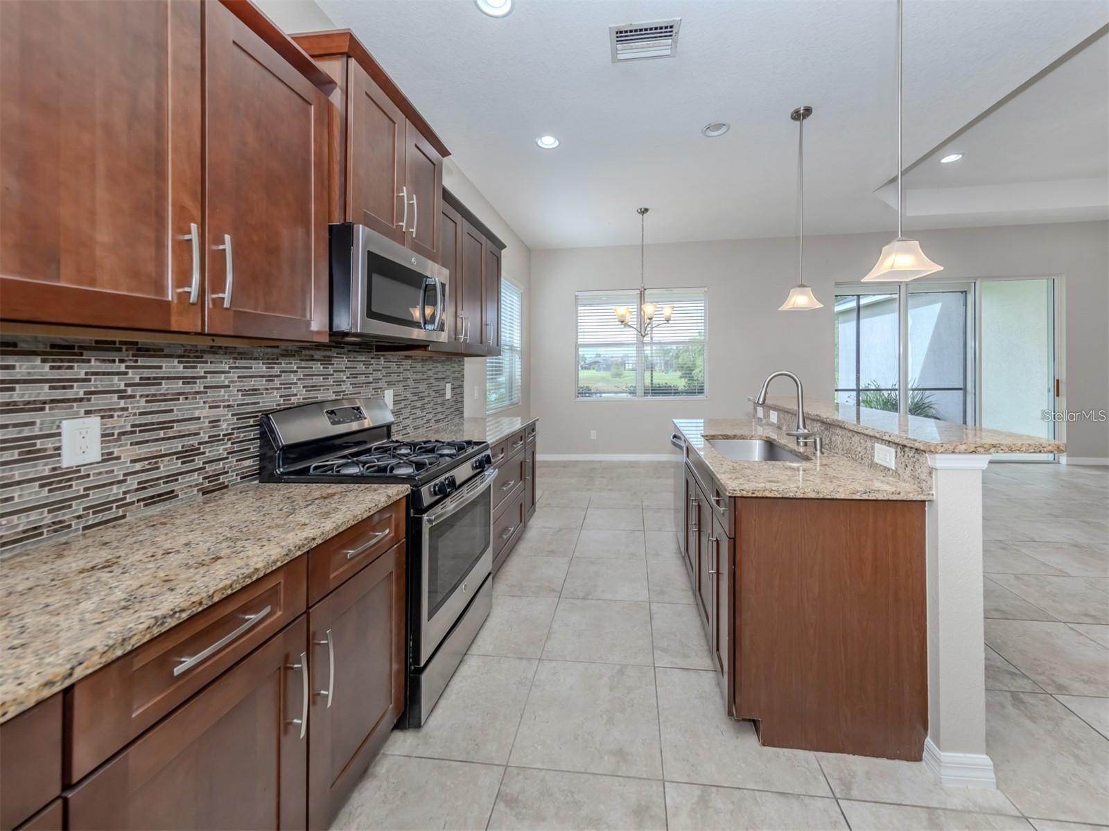 11406 Belvedere Ter Property Photo 10